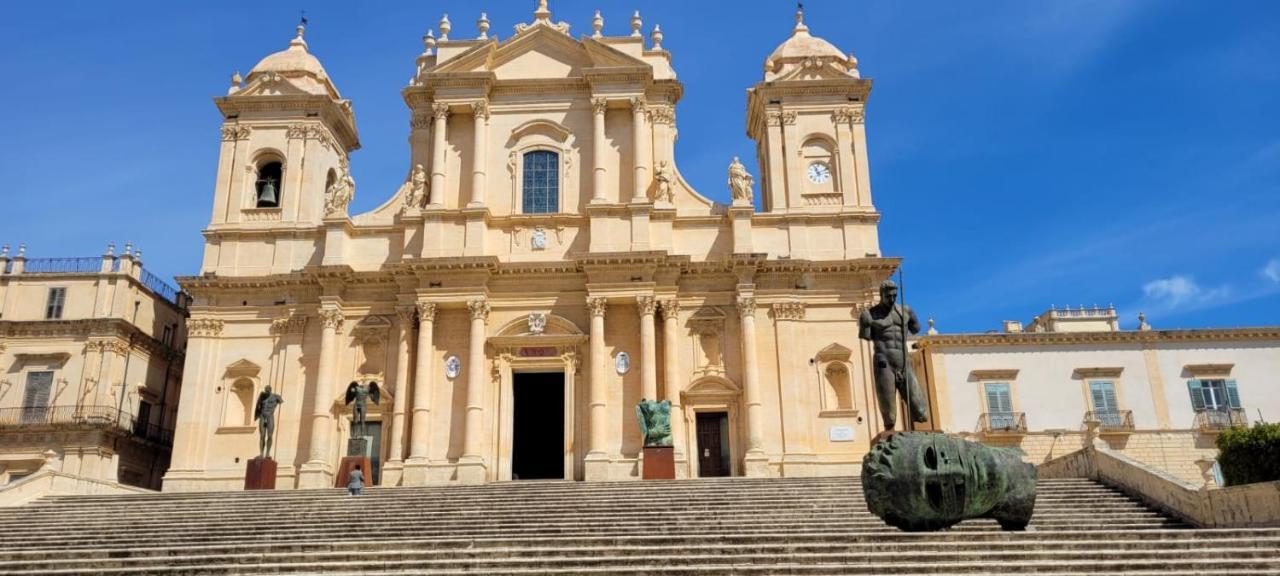 Sole e luna Villa Noto Esterno foto